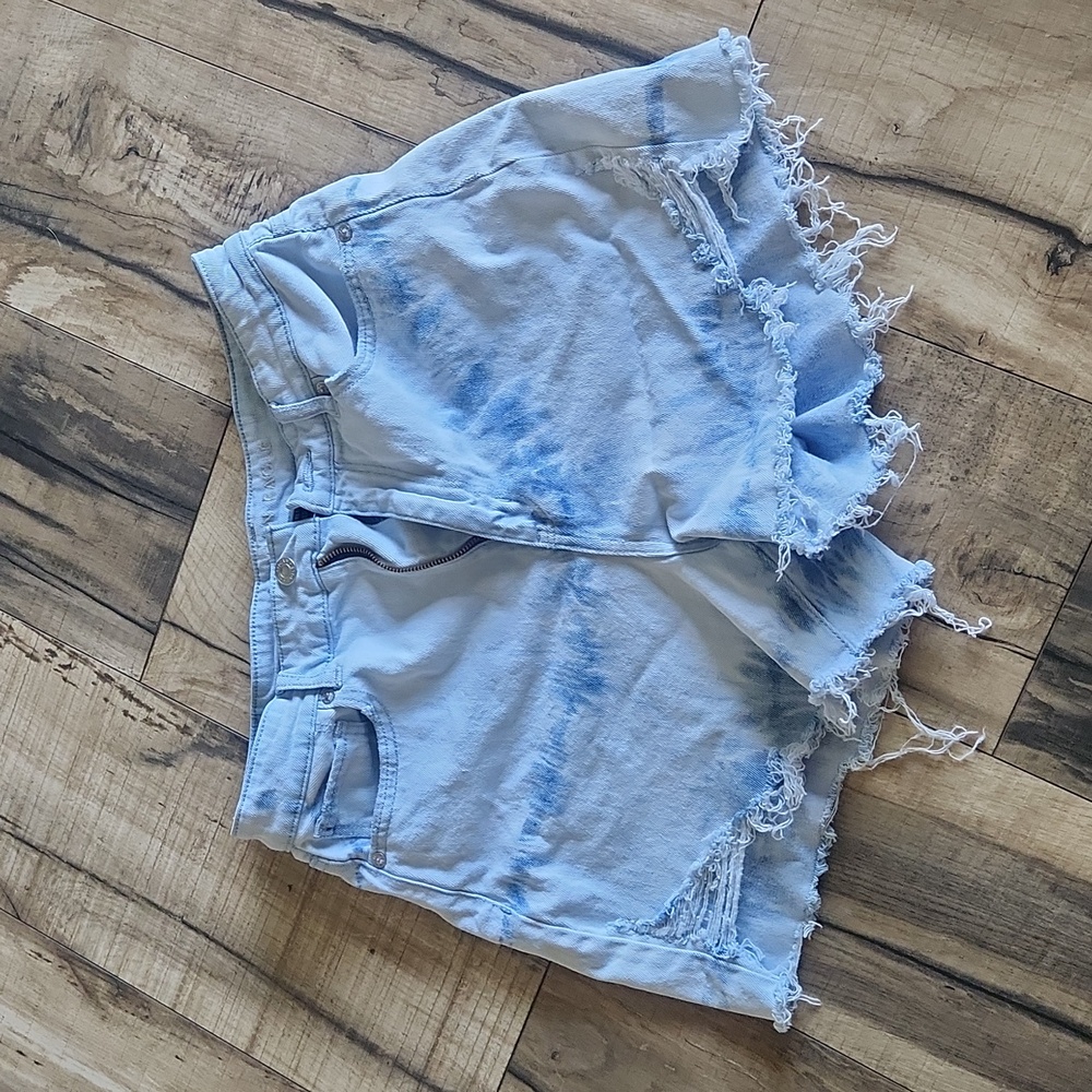 American Eagle Distressed Highest rise Mom Shorts size 8